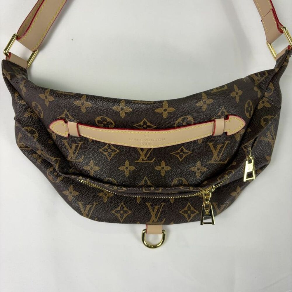 Louis Vuitton Bumbag Monogram Messenger Bag - Picture 2 of 5